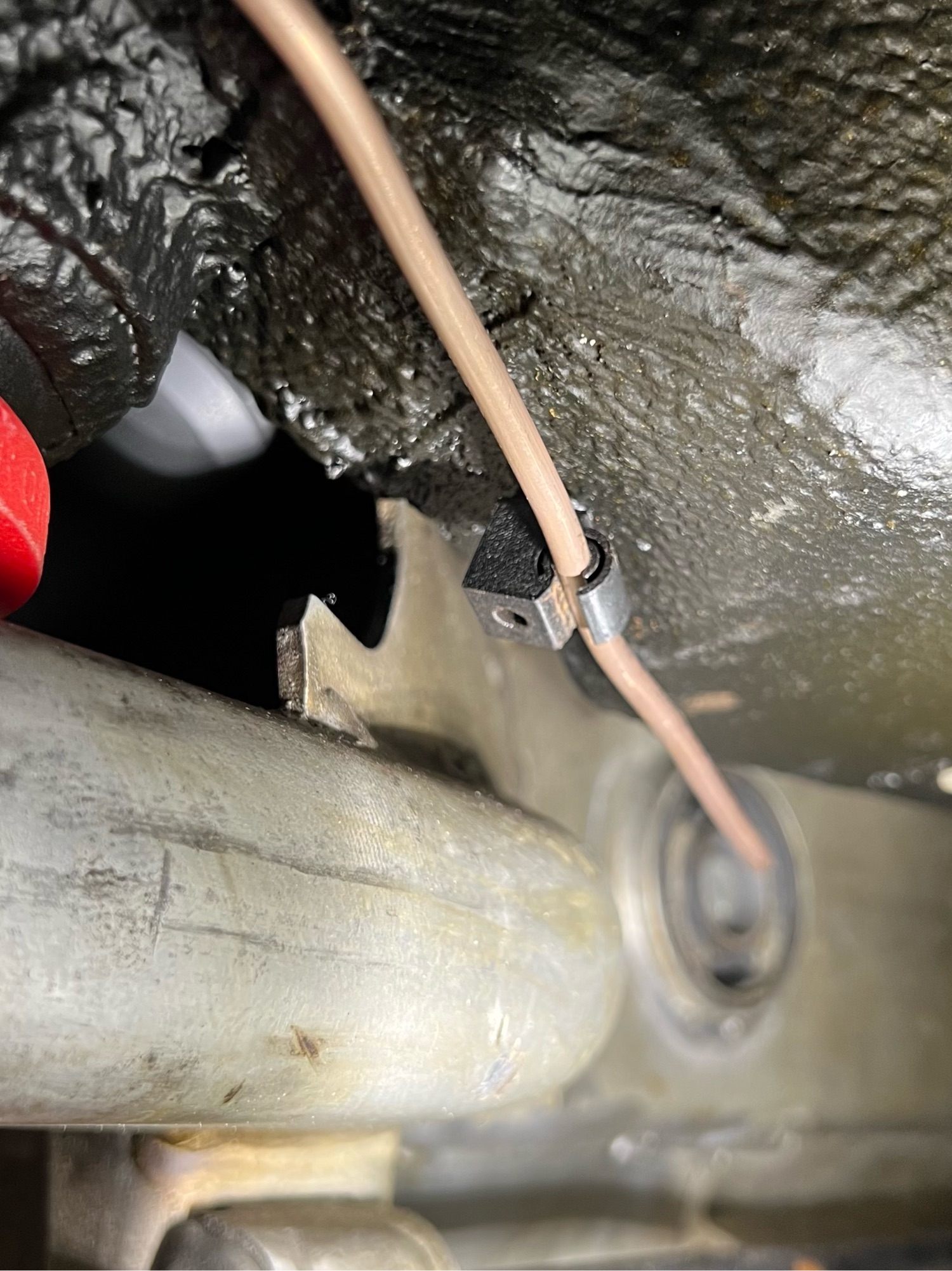 e30-e36-bremsleitung-clip-34301161567-verbaut-2